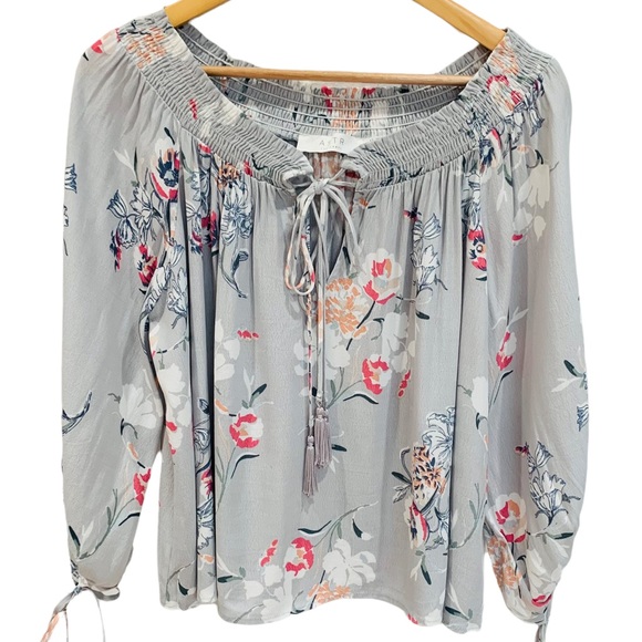 Astr The Label Floral Top in Gray with Off the Shoulder Styling sz M - Picture 2 of 12